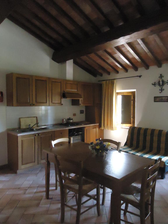 Willa Il Borgo Di Montereggi Limite Pokój zdjęcie